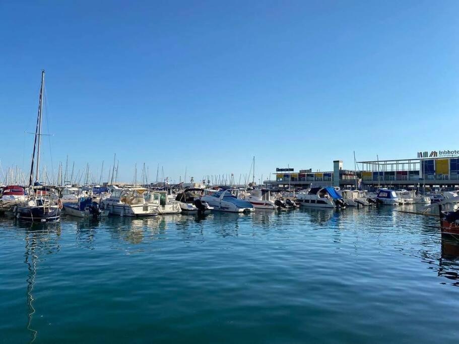 Apartamento Cunit, Front Line With Sea View Exterior foto